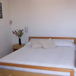 斯特拉多罗酒店 2*